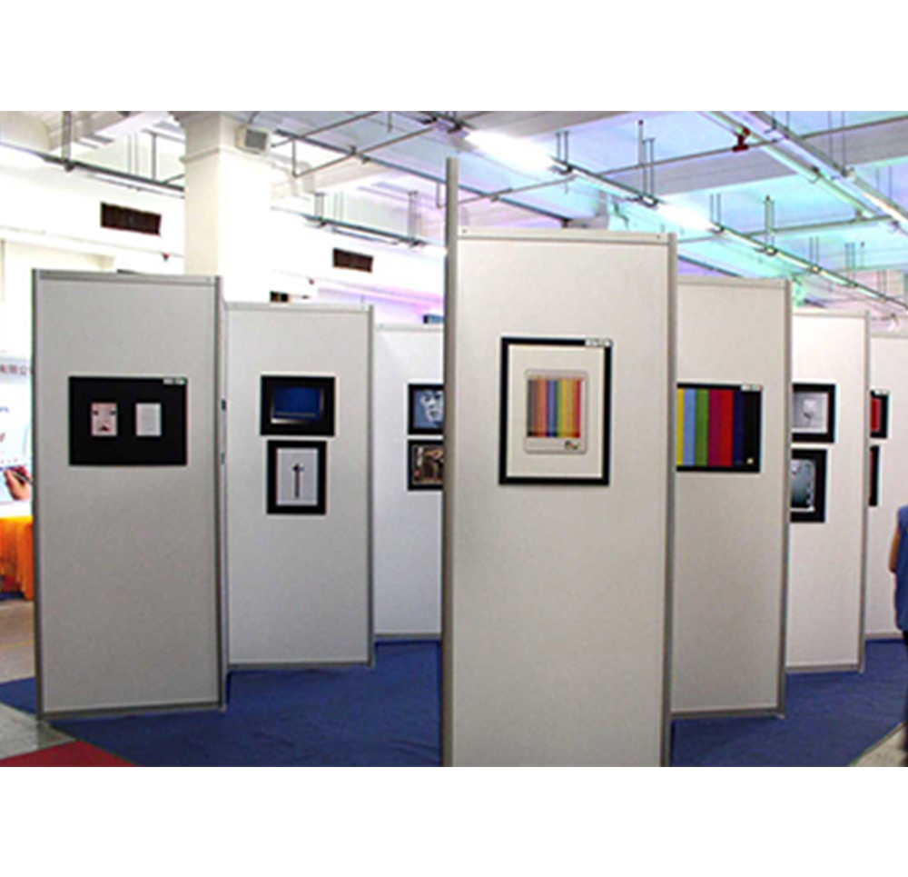 深圳展覽展板制作廠家——畫展展示架、廣告折疊屏風(fēng)展架、八棱柱展覽、畫廊校園掛畫、隔斷書畫展板